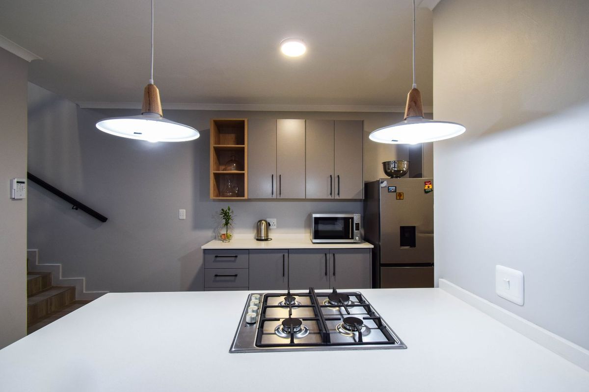 Townhouse For Sale in Olympus AH - Photo 5