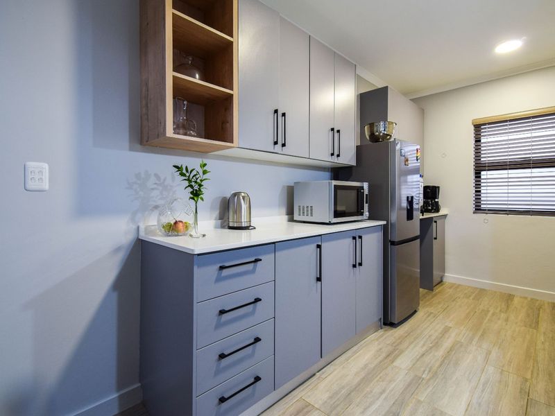 Townhouse For Sale in Olympus AH - Photo 3