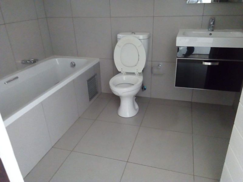 Apartment To Rent in Jackal Creek Golf Estate - Photo 7