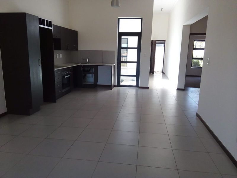 Apartment To Rent in Jackal Creek Golf Estate - Photo 2