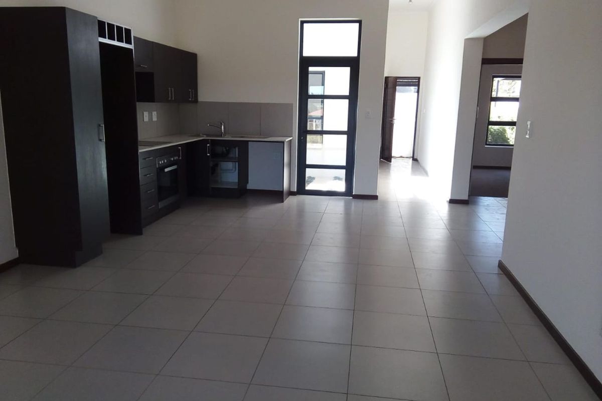 Apartment To Rent in Jackal Creek Golf Estate - Photo 2