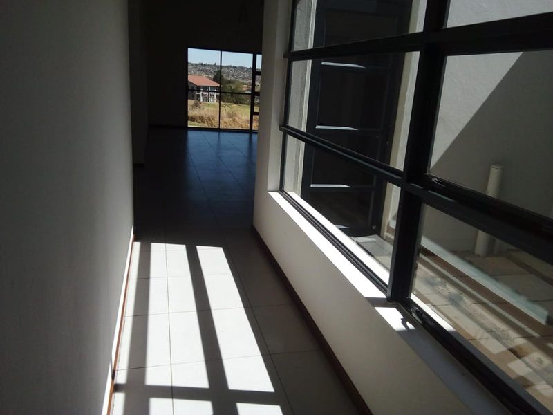 Apartment To Rent in Jackal Creek Golf Estate - Photo 10