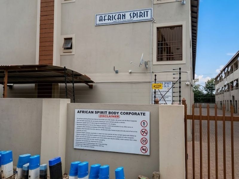 Townhouse For Sale in Polokwane Central - Photo 2