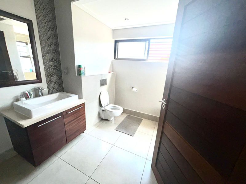 Townhouse To Rent in Menlo Park - Photo 6