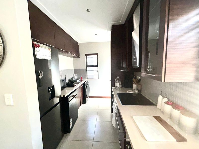 Townhouse To Rent in Menlo Park - Photo 4