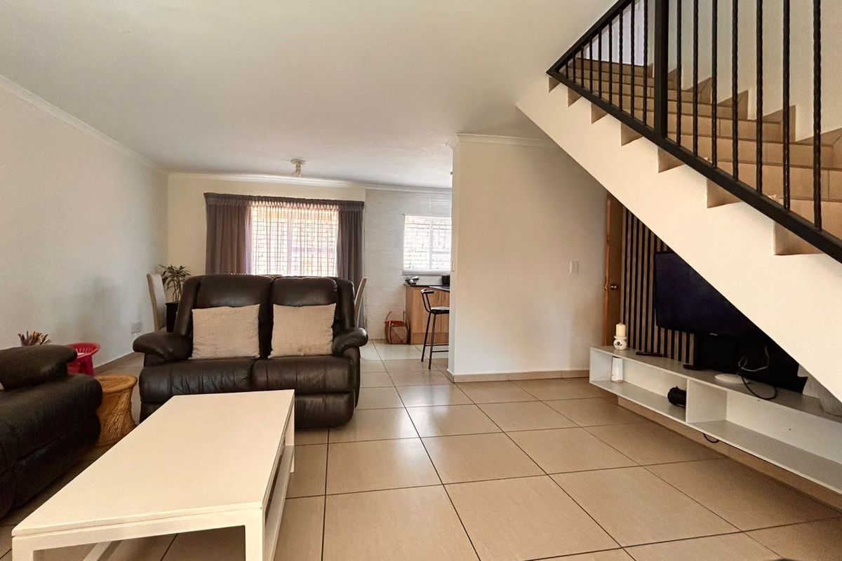 Townhouse For Sale in North Riding - Photo 4