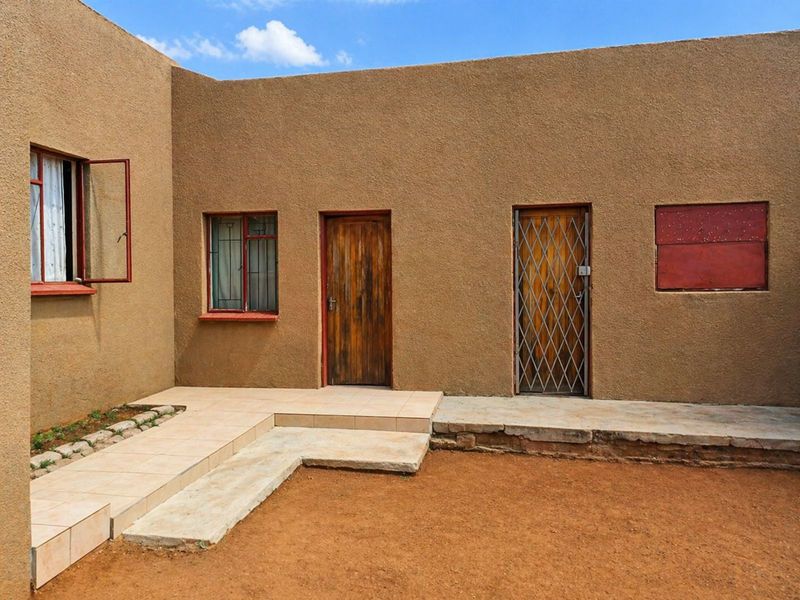 House For Sale in Megoring - Photo 3