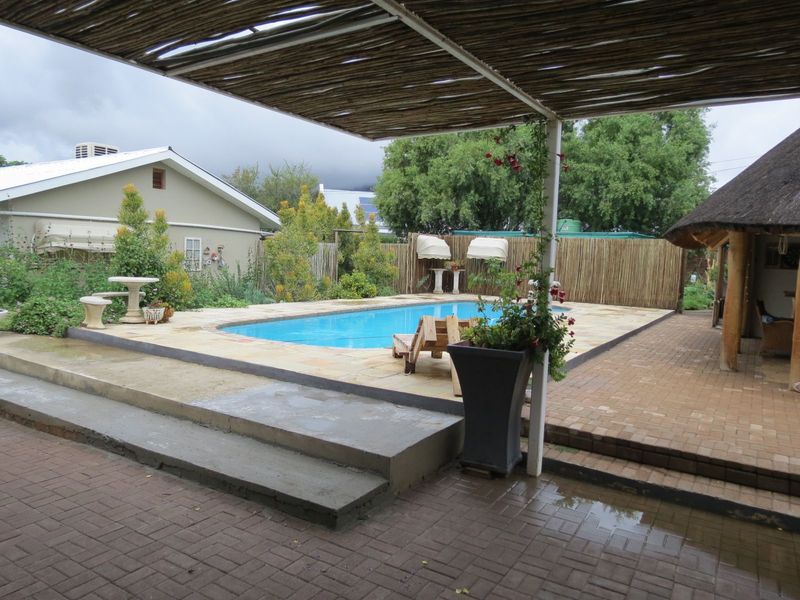 House For Sale in Prince Albert Central - Photo 2