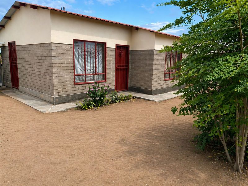 House For Sale in Lethuli Park - Photo 2
