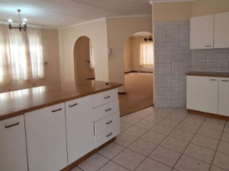 House For Sale in Standerton Central - Photo 4