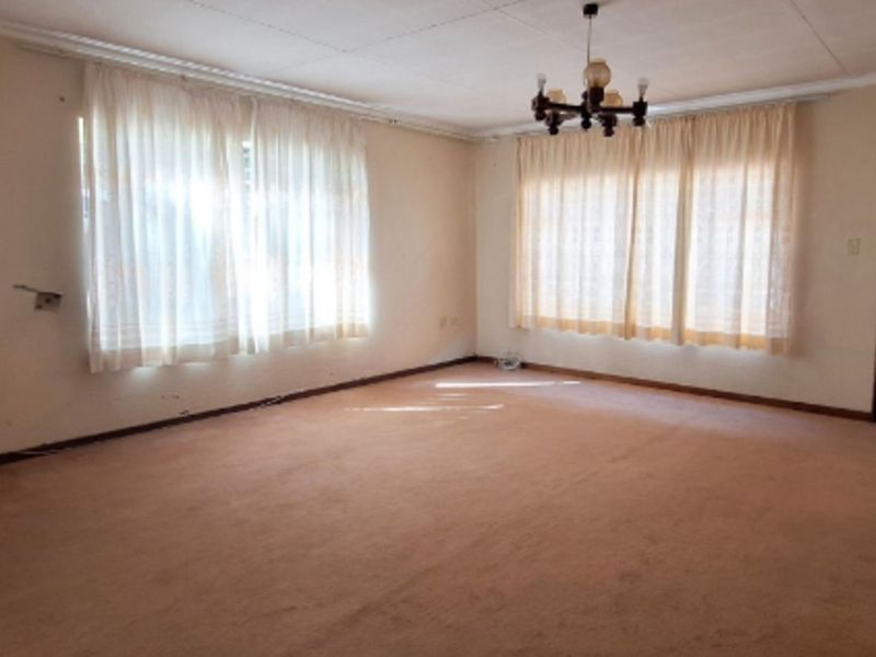 House For Sale in Standerton Central - Photo 2