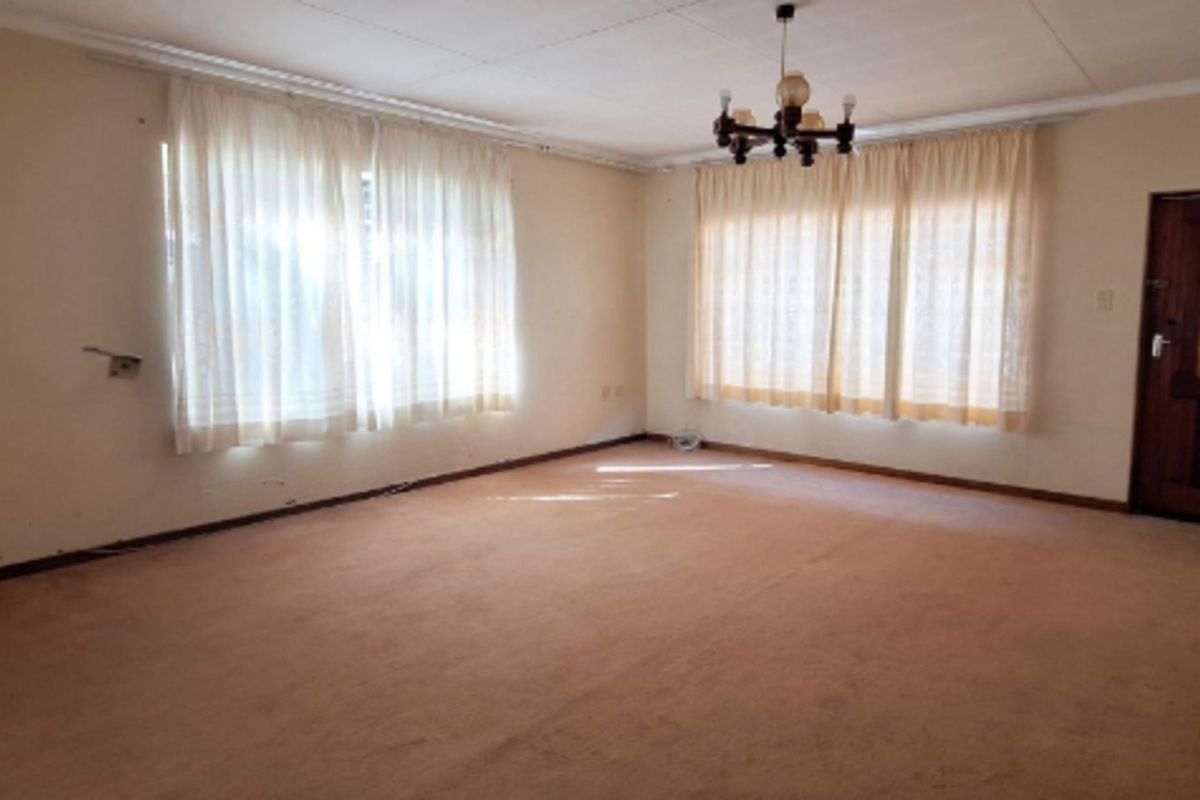 House For Sale in Standerton Central - Photo 2