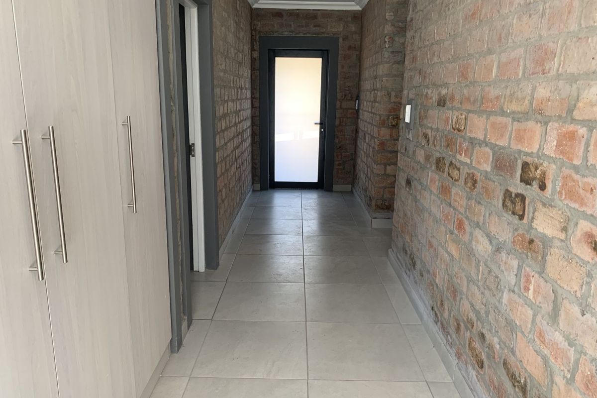 House For Sale in Albertinia Central - Photo 3