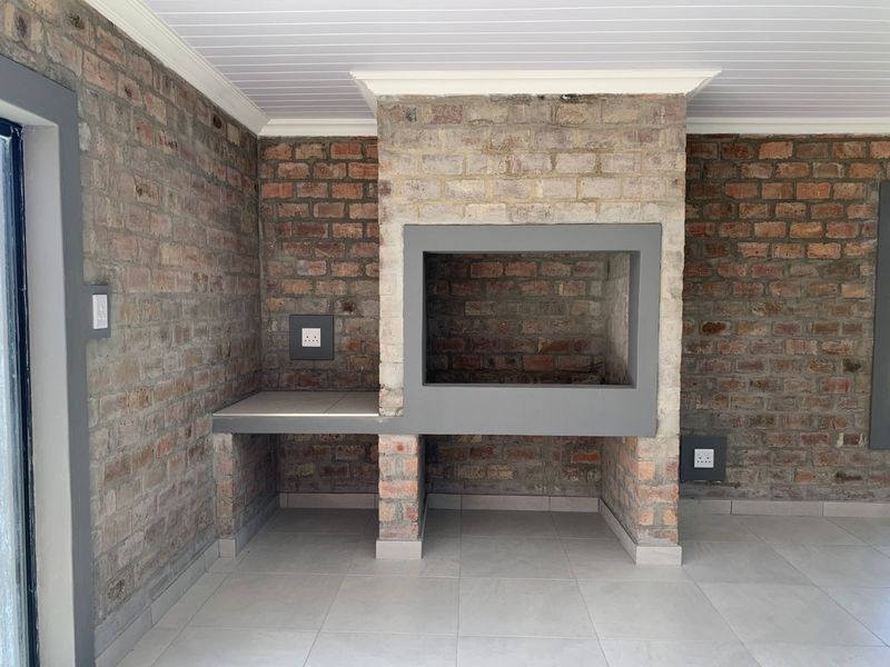 House For Sale in Albertinia Central - Photo 6