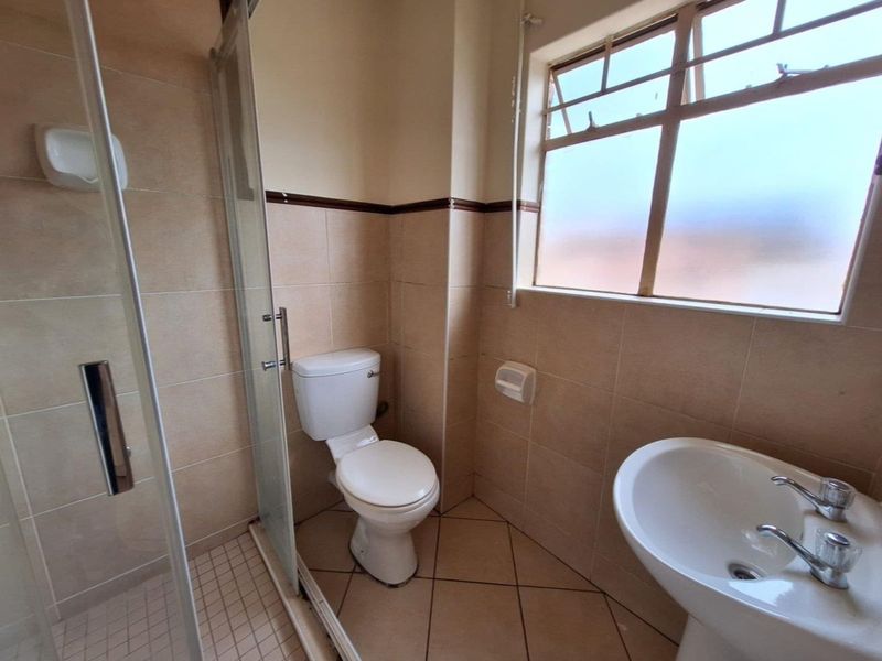 Apartment To Rent in Karenpark - Photo 4