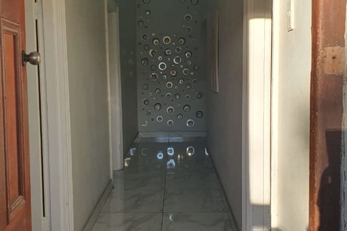 House For Sale in Glenlilly - Photo 2