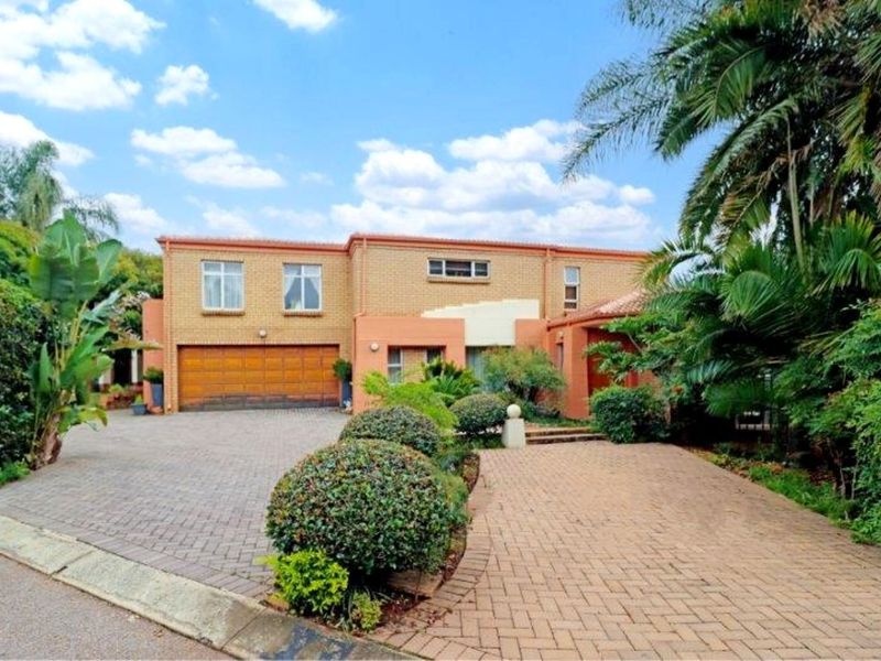 House For Sale in Centurion Golf Estate - Photo 2