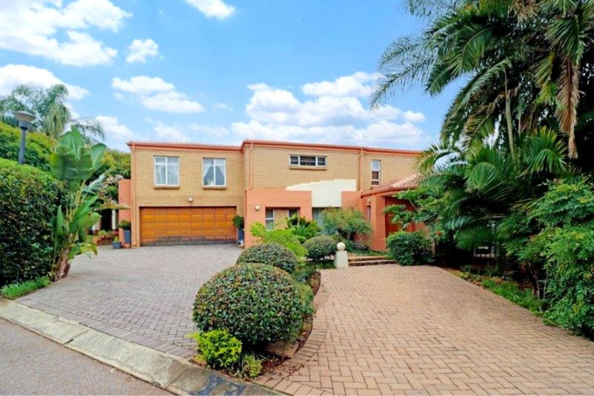 House For Sale in Centurion Golf Estate - Photo 2