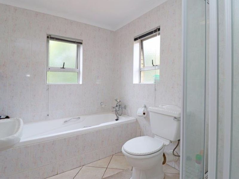 House For Sale in Centurion Golf Estate - Photo 4