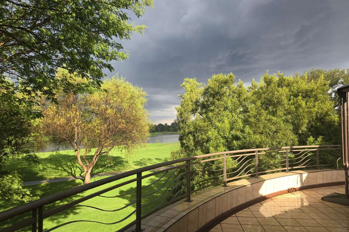 House For Sale in Centurion Golf Estate - Photo 2