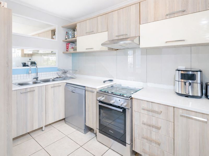 Townhouse For Sale in Sonneglans - Photo 4