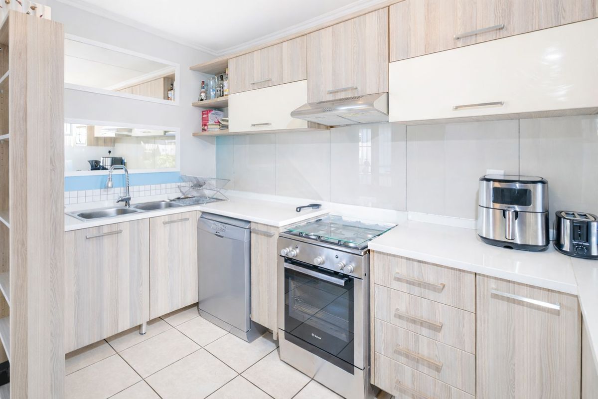 Townhouse For Sale in Sonneglans - Photo 4