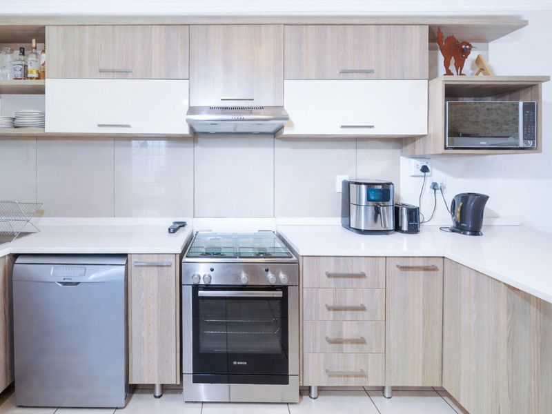 Townhouse For Sale in Sonneglans - Photo 6