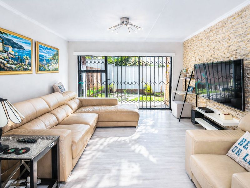 Townhouse For Sale in Sonneglans - Photo 10