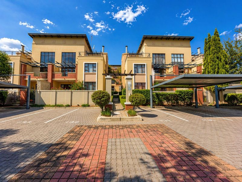 Apartment For Sale in Douglasdale - Photo 2