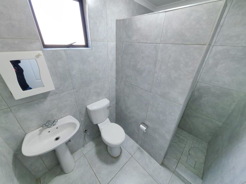 Apartment To Rent in Trichardt - Photo 6