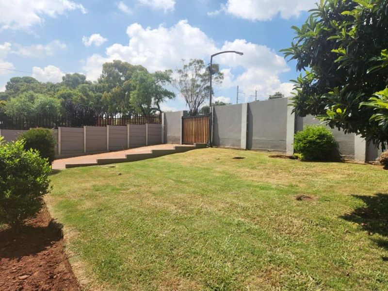 House For Sale in Florida Lake - Photo 3