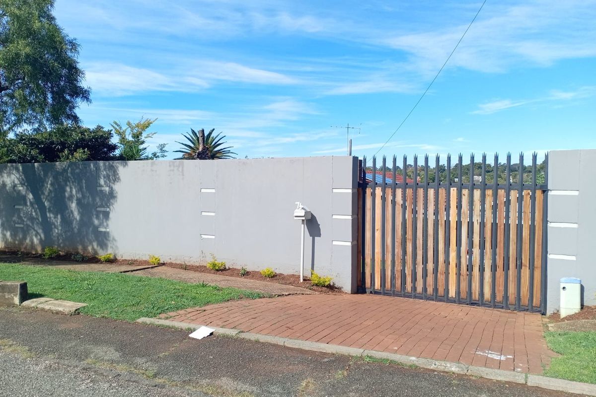 House For Sale in Florida Lake - Photo 2