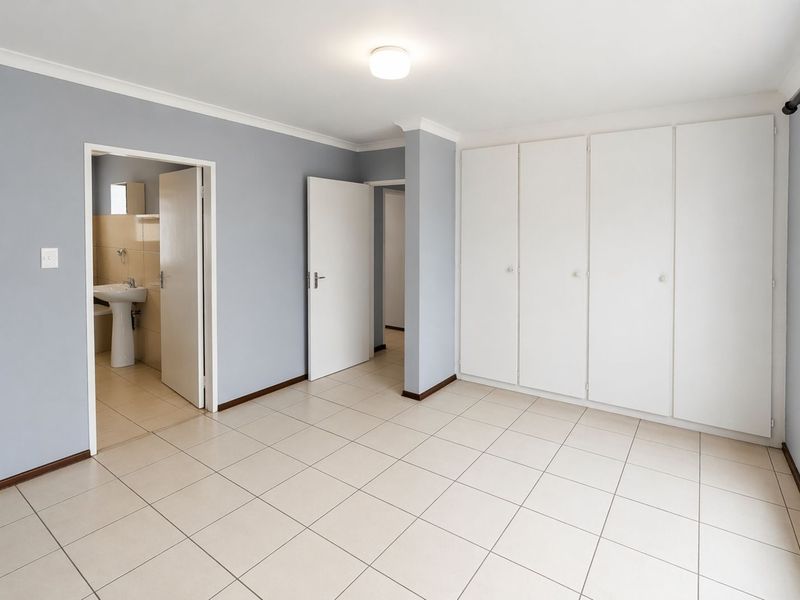 House For Sale in Douglasdale - Photo 6