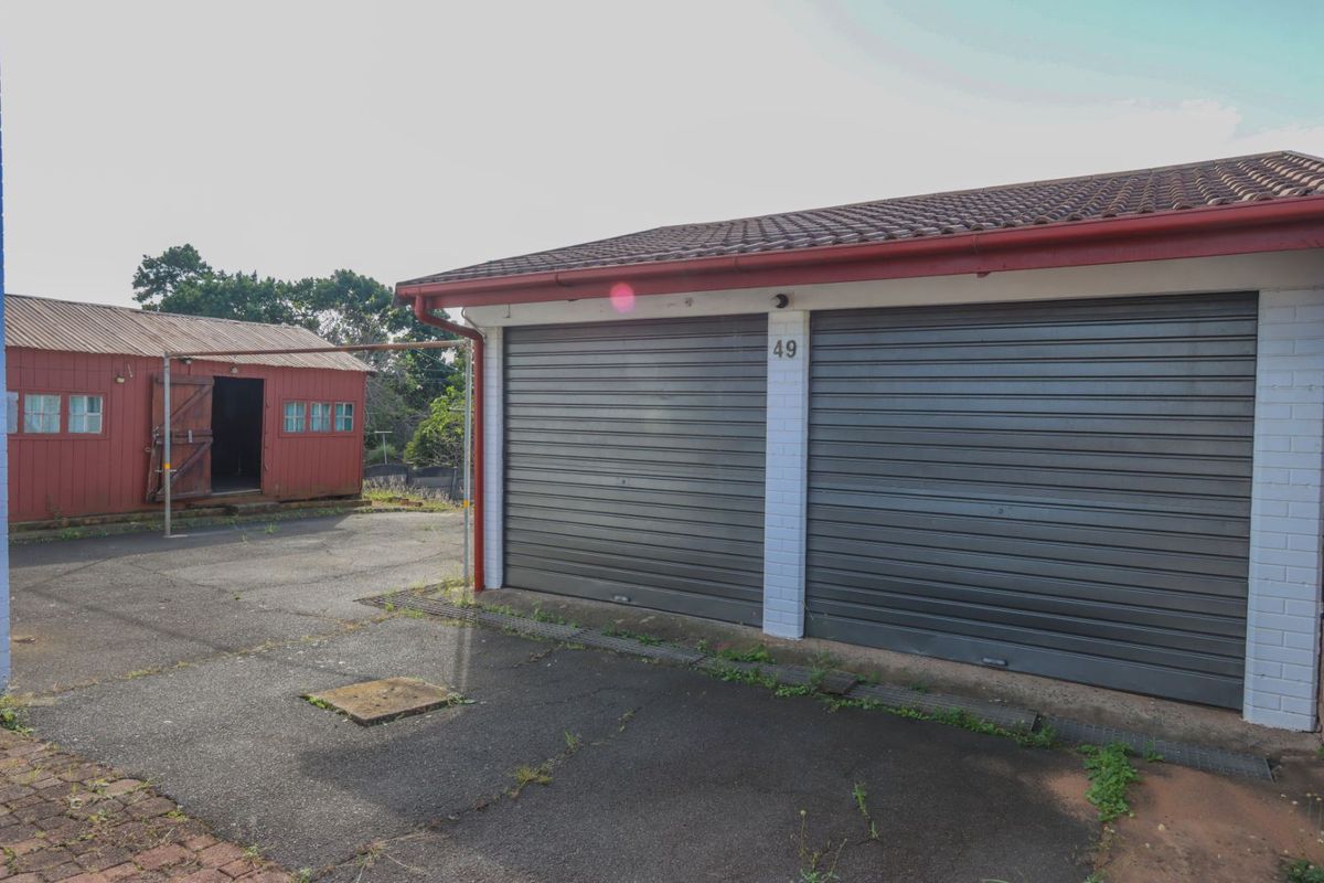 House For Sale in Woodlands - Photo 5