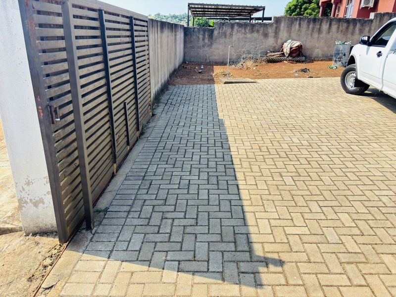 House For Sale in Nkowankowa - Photo 4