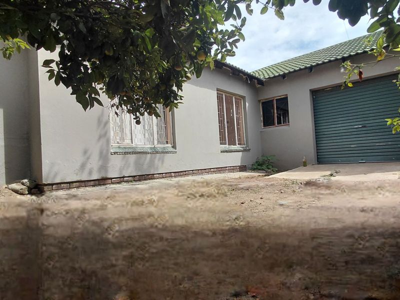 House For Sale in Seshego 9B - Photo 2