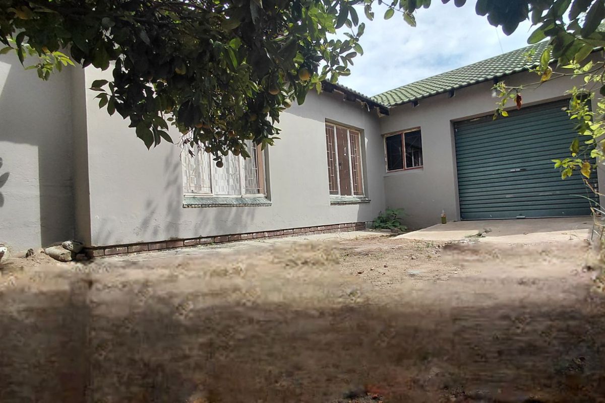 House For Sale in Seshego 9B - Photo 2