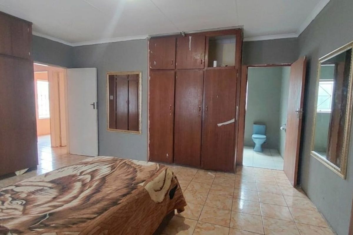 House For Sale in Madiba Park - Photo 4