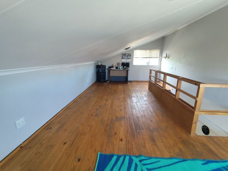 Townhouse For Sale in Weltevreden Park - Photo 10