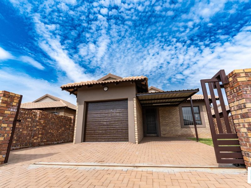 House To Rent in Secunda Central - Photo 1