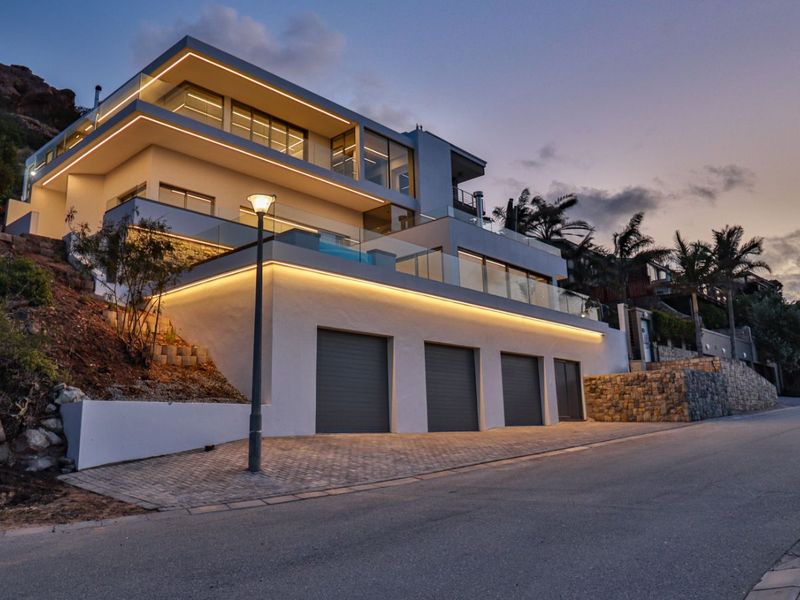 House For Sale in Mossel Bay Central - Photo 1
