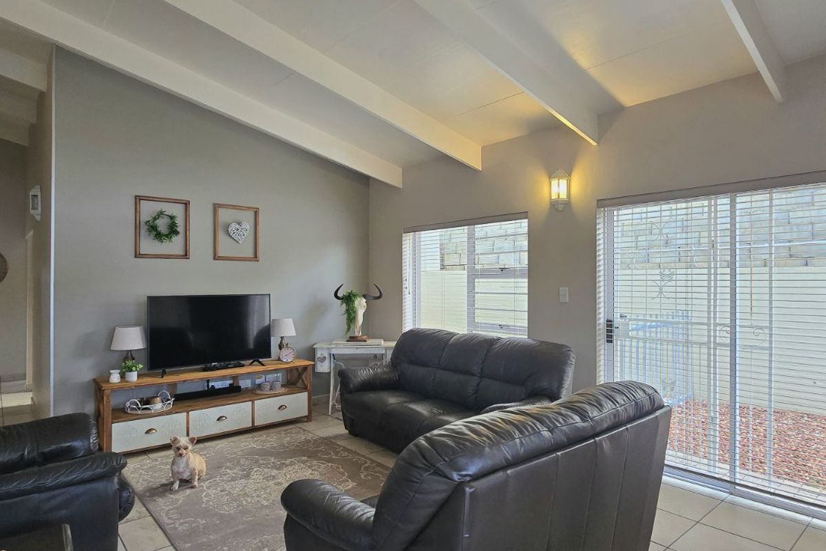 House To Rent in Island View - Photo 3