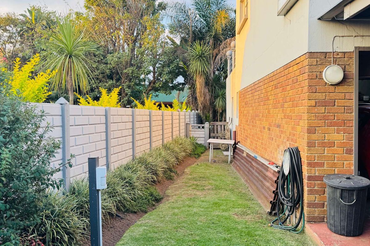 House For Sale in Reyno Ridge - Photo 2