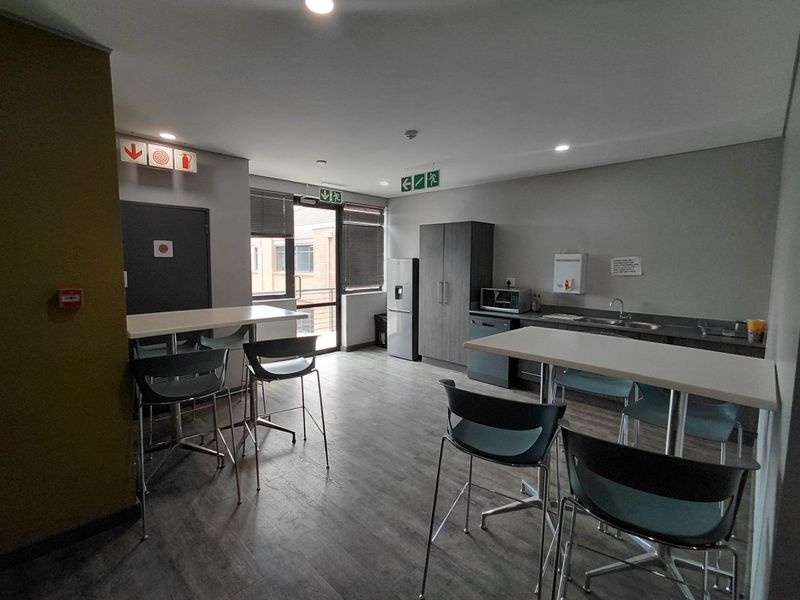 Office To Rent in Faerie Glen - Photo 10