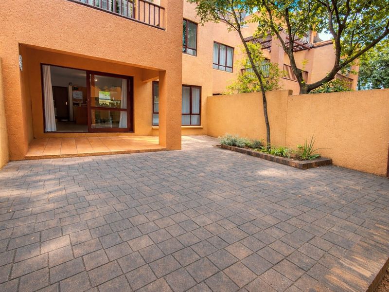 Apartment To Rent in Douglasdale - Photo 2