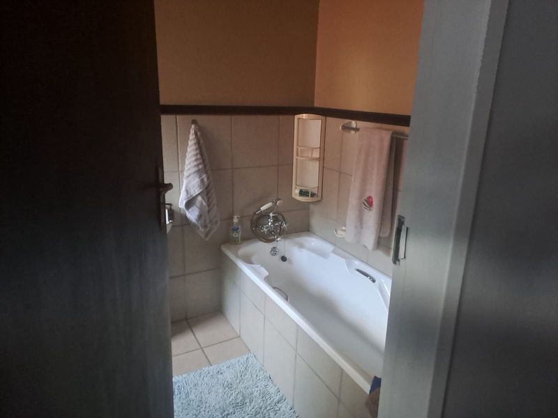 Townhouse For Sale in Polokwane Central - Photo 4