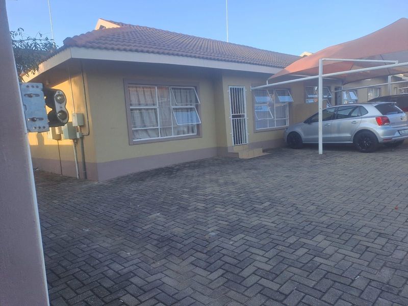 Townhouse For Sale in Polokwane Central - Photo 3