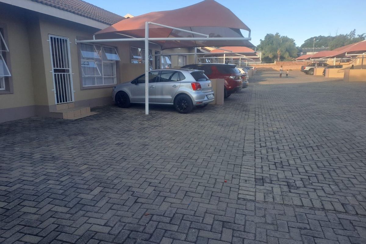 Townhouse For Sale in Polokwane Central - Photo 2