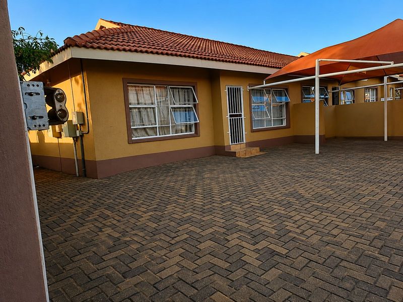 Townhouse For Sale in Polokwane Central - Photo 1