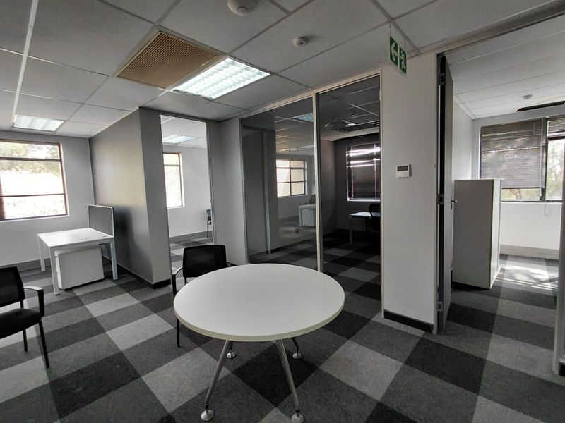 Office To Rent in Faerie Glen - Photo 6